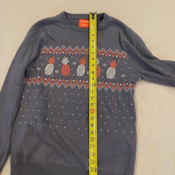 Holiday Pineapple Pullover Sweater - Size Small - Unisex - Picture 4 of 8